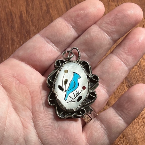 Vintage sterling silver Zuni inlay bird pendant - Picture 2 of 4